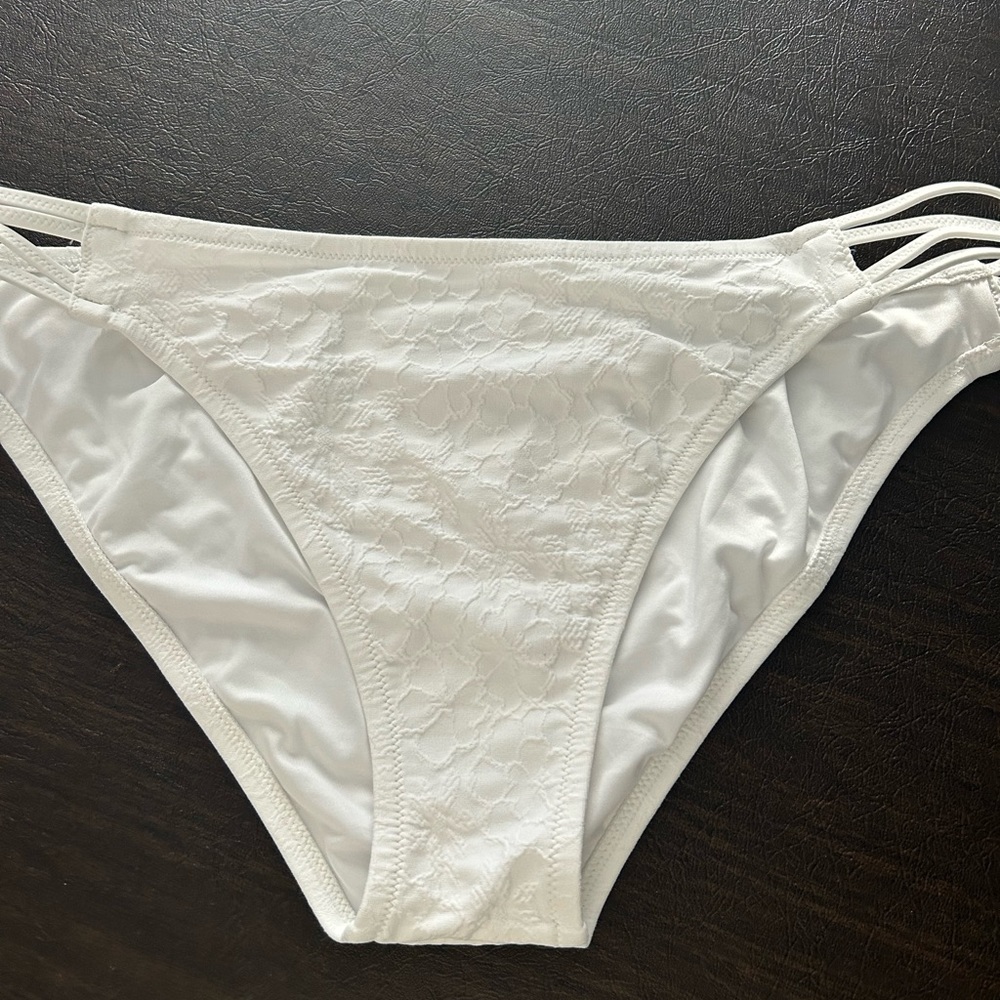 New without tags size XL white bikini bottoms